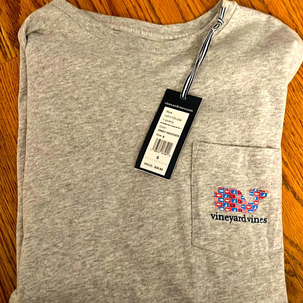 Vineyard Vines  men’s T-shirt gray Heather size small Americana Icons